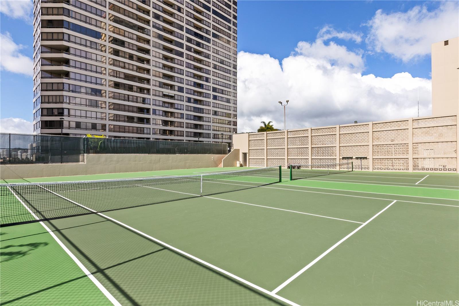 2499 Kapiolani Boulevard  Unit 801