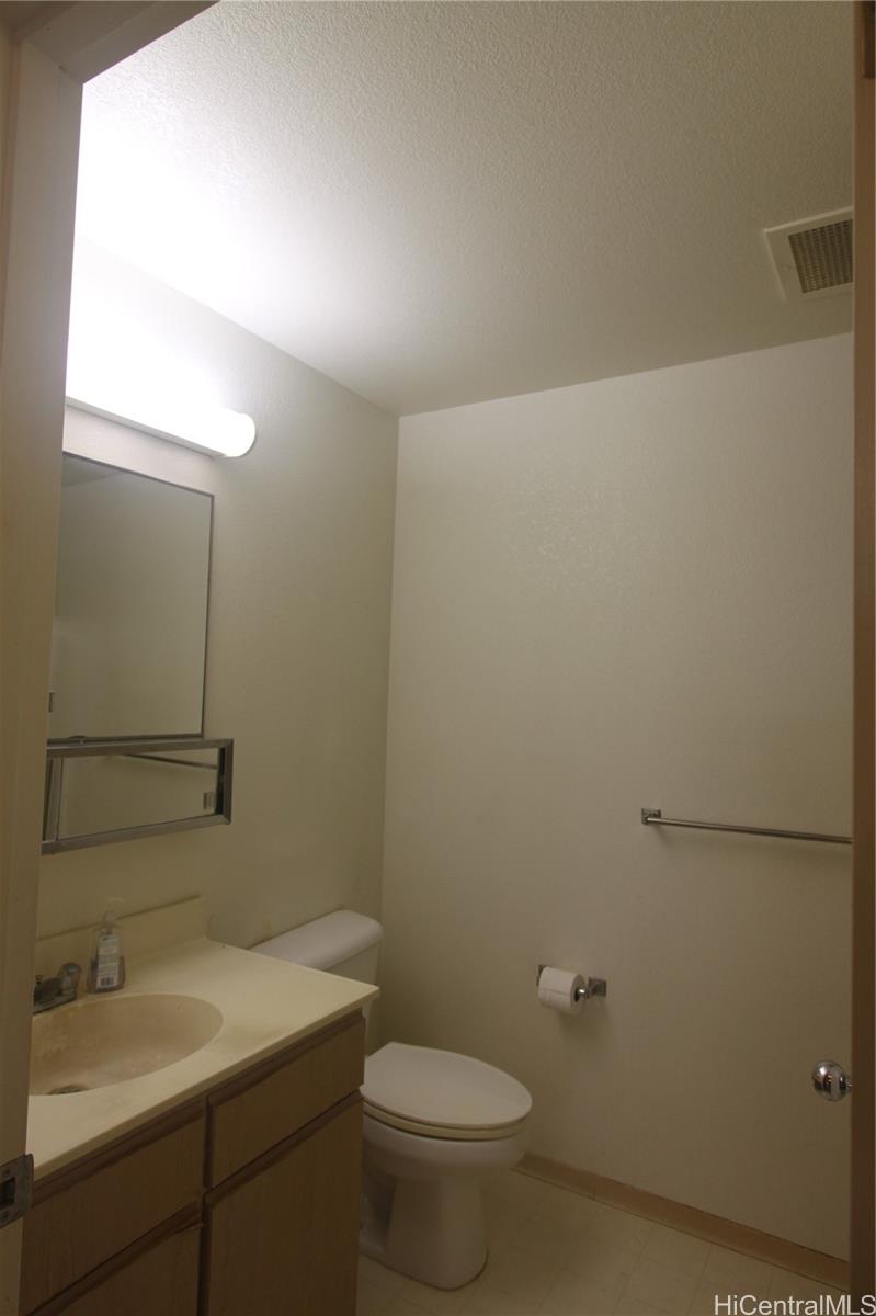 Photo 19 of 24
