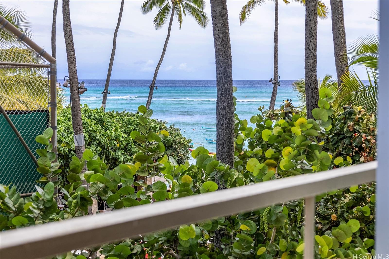 2895 Kalakaua Avenue  Unit 206