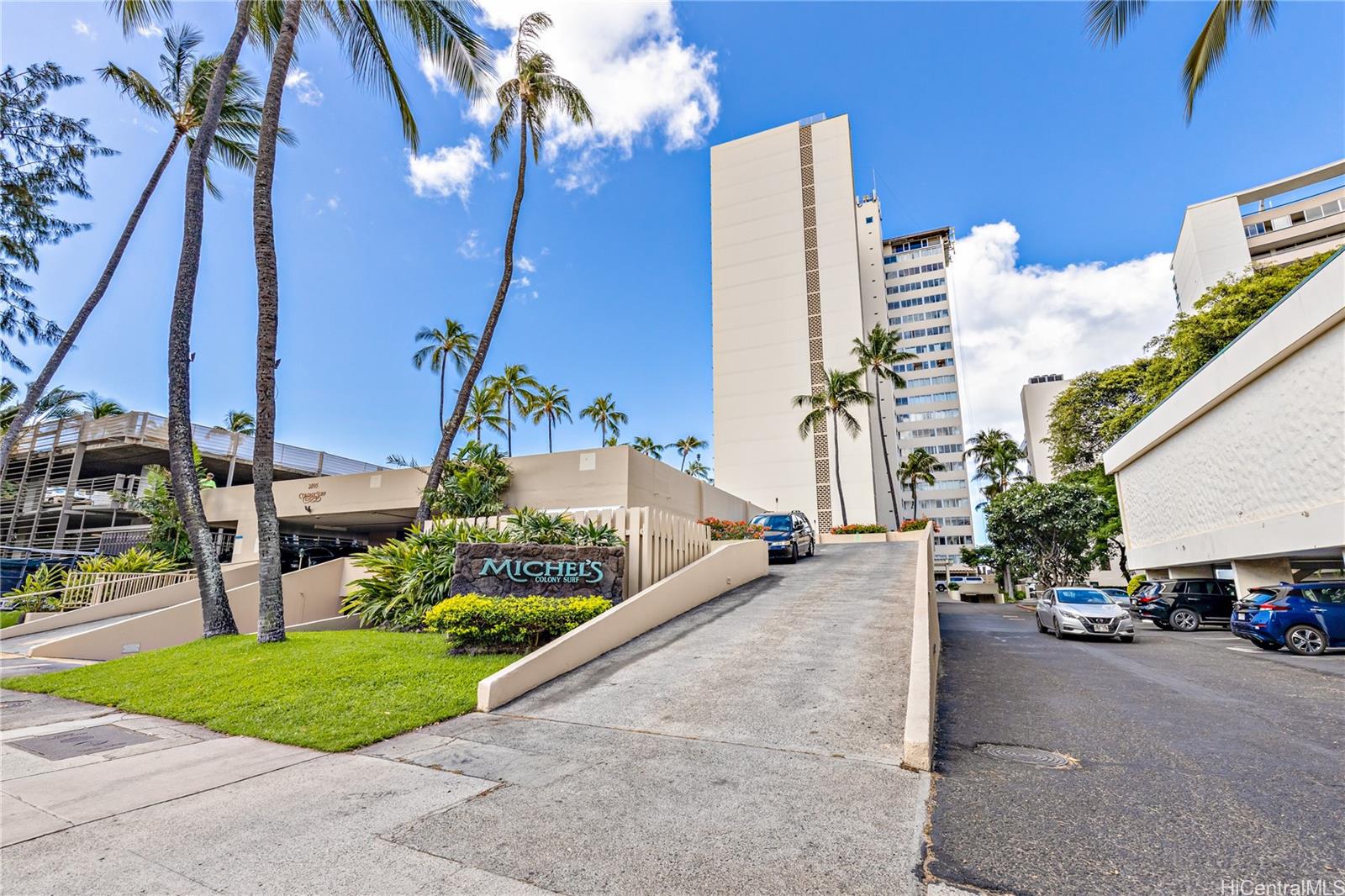 2895 Kalakaua Avenue  Unit 206
