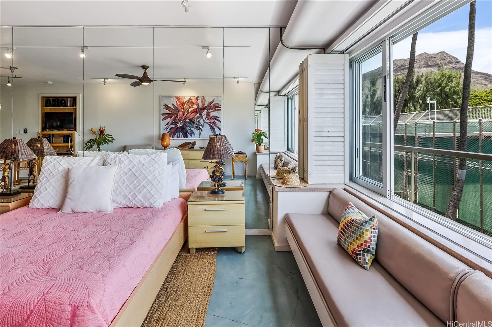 2895 Kalakaua Avenue  Unit 206