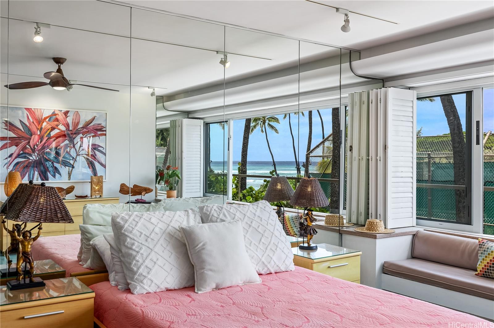 2895 Kalakaua Avenue  Unit 206