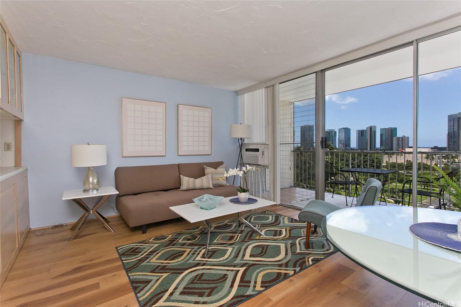 827 Kinau Street D702