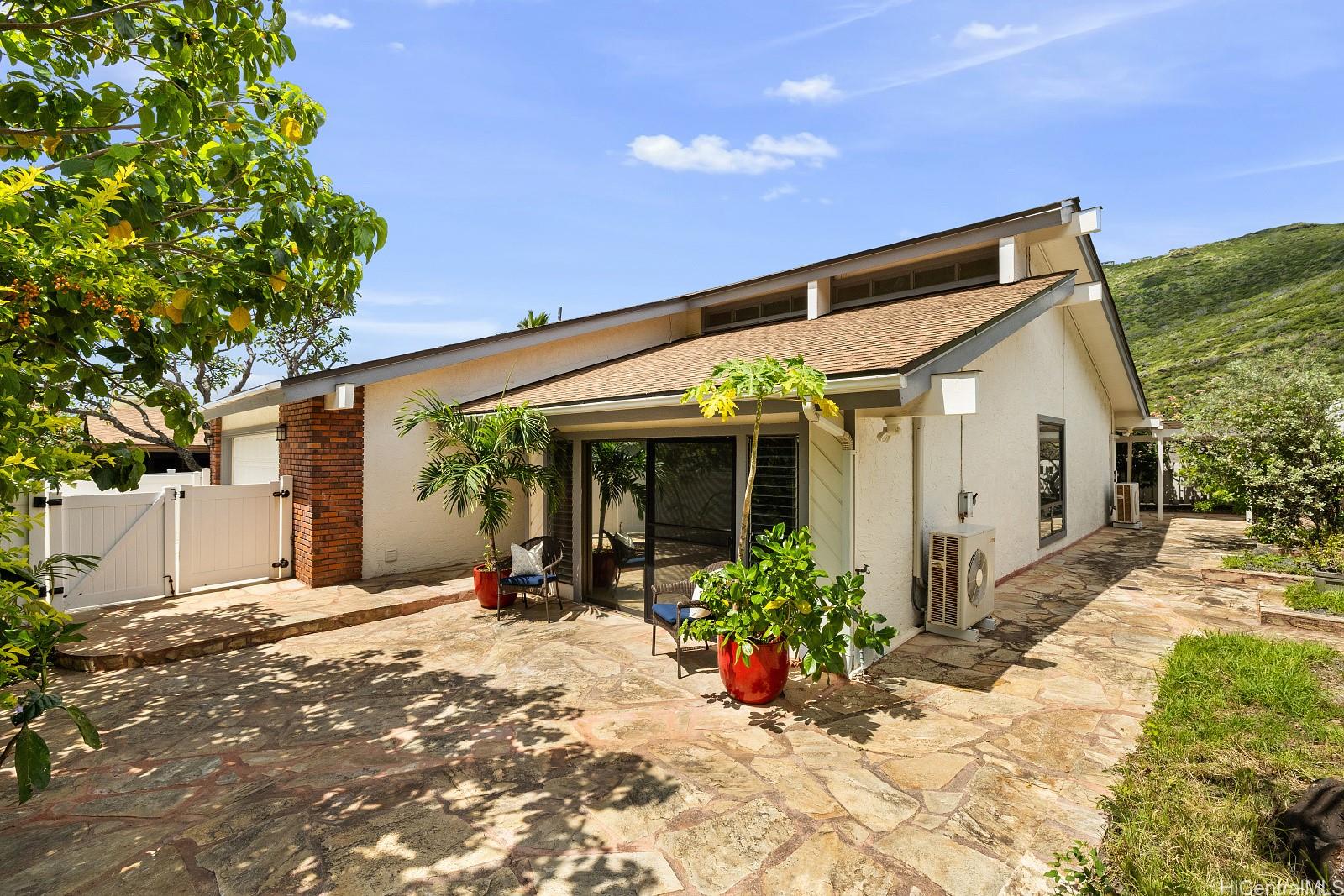 1360 Kaeleku Street