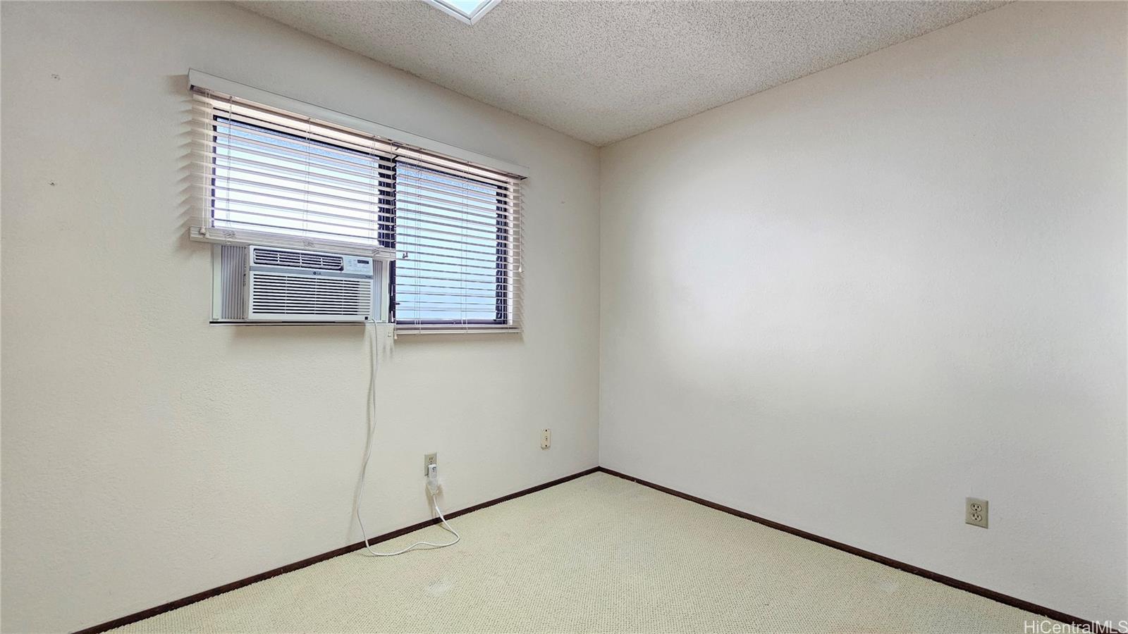 Photo 14 of 25