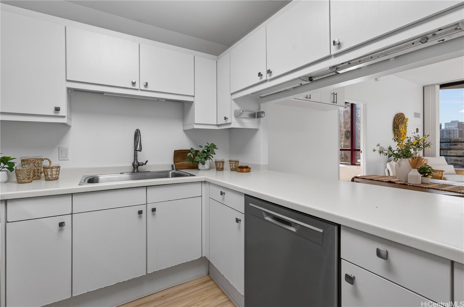 725 Kapiolani Boulevard  Unit 1004