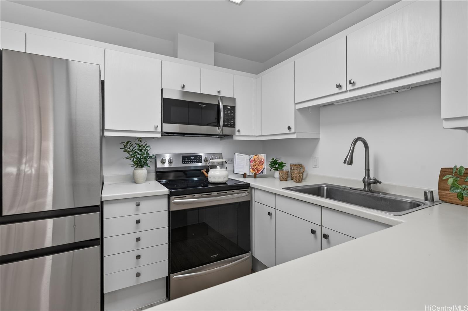 725 Kapiolani Boulevard  Unit 1004