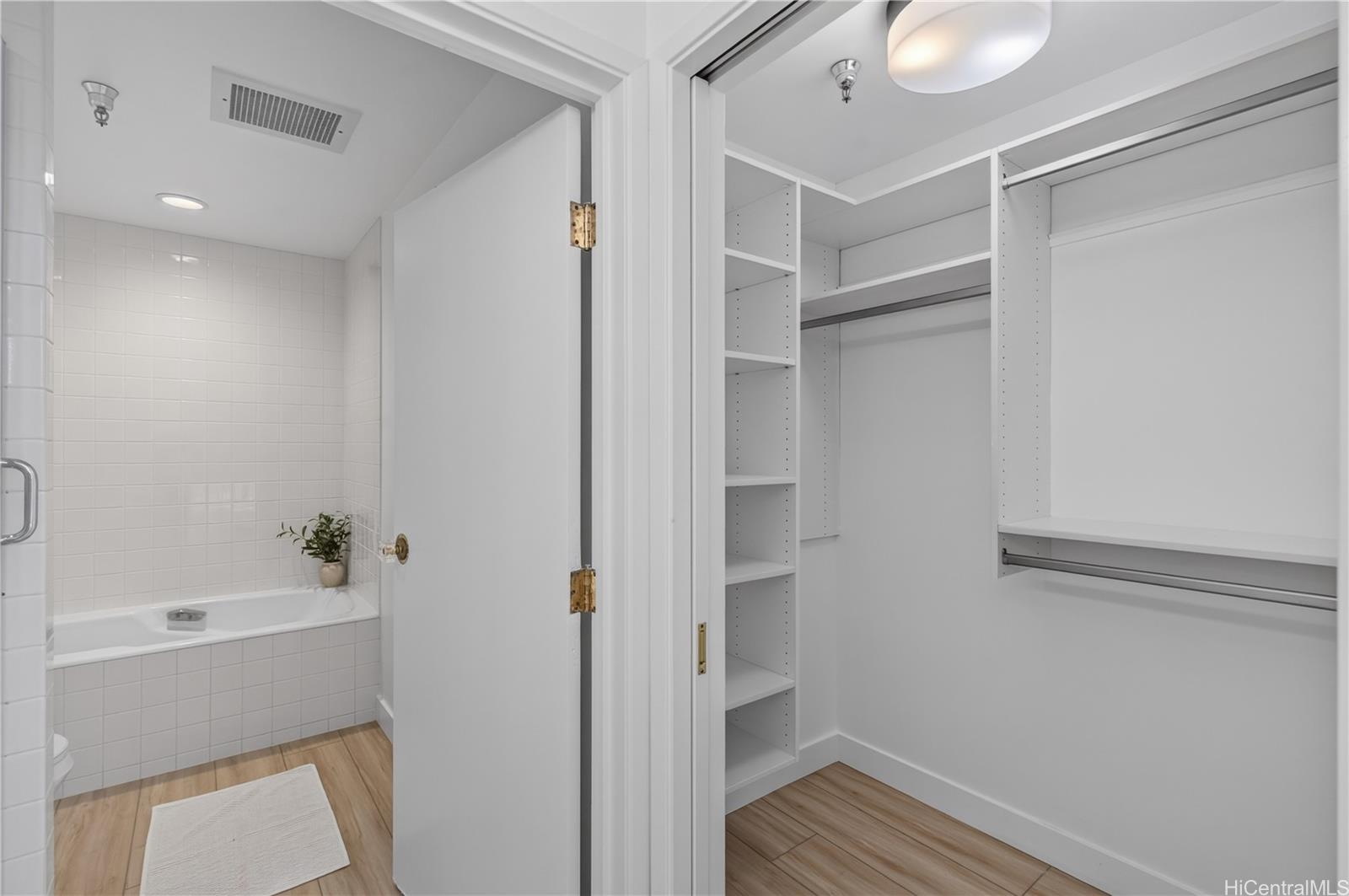 725 Kapiolani Boulevard  Unit 1004