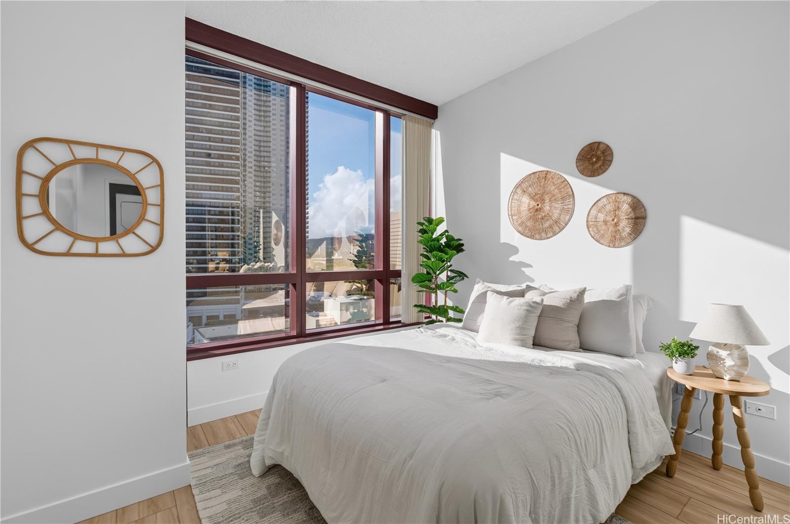 725 Kapiolani Boulevard  Unit 1004