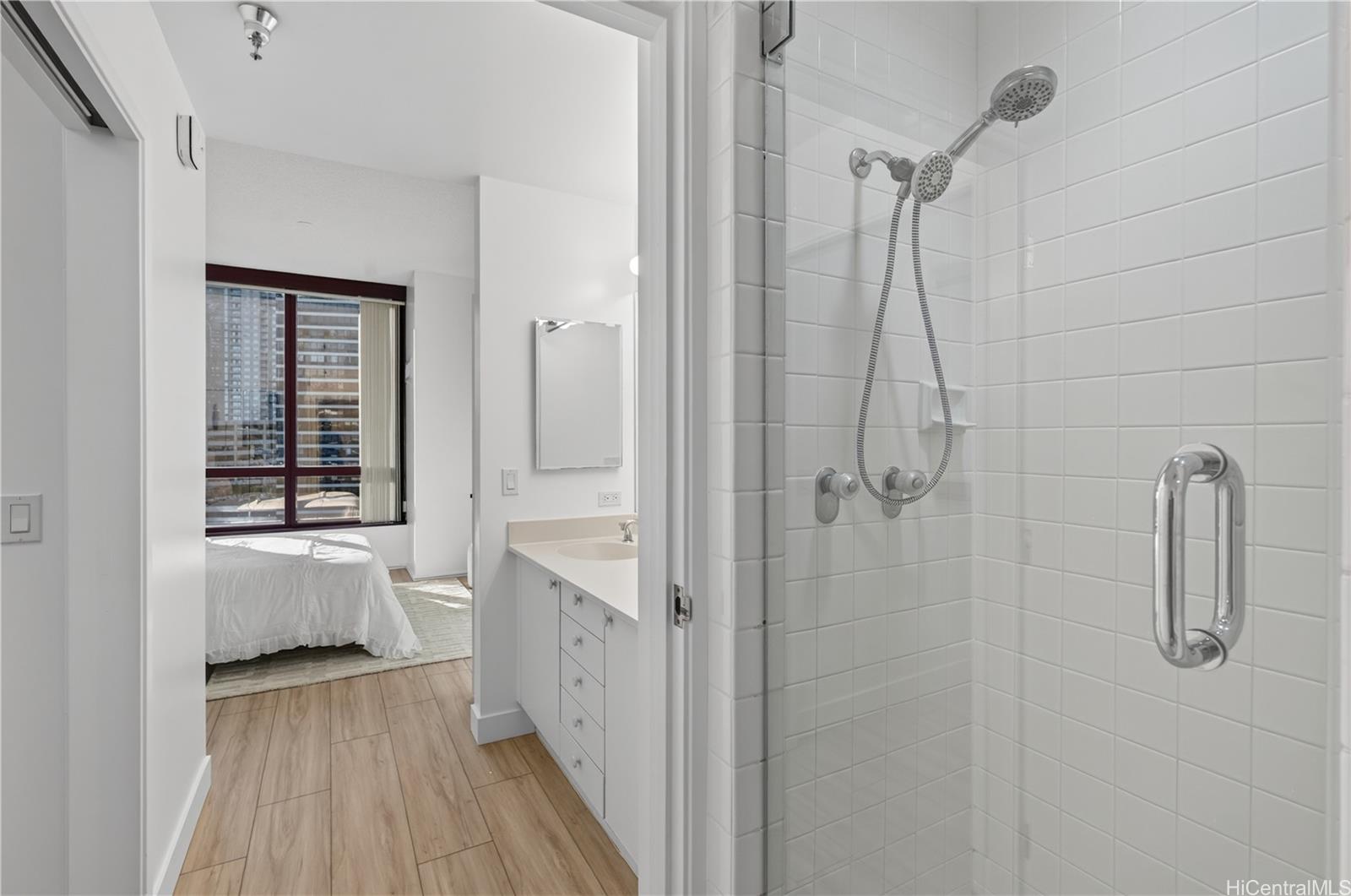 725 Kapiolani Boulevard  Unit 1004