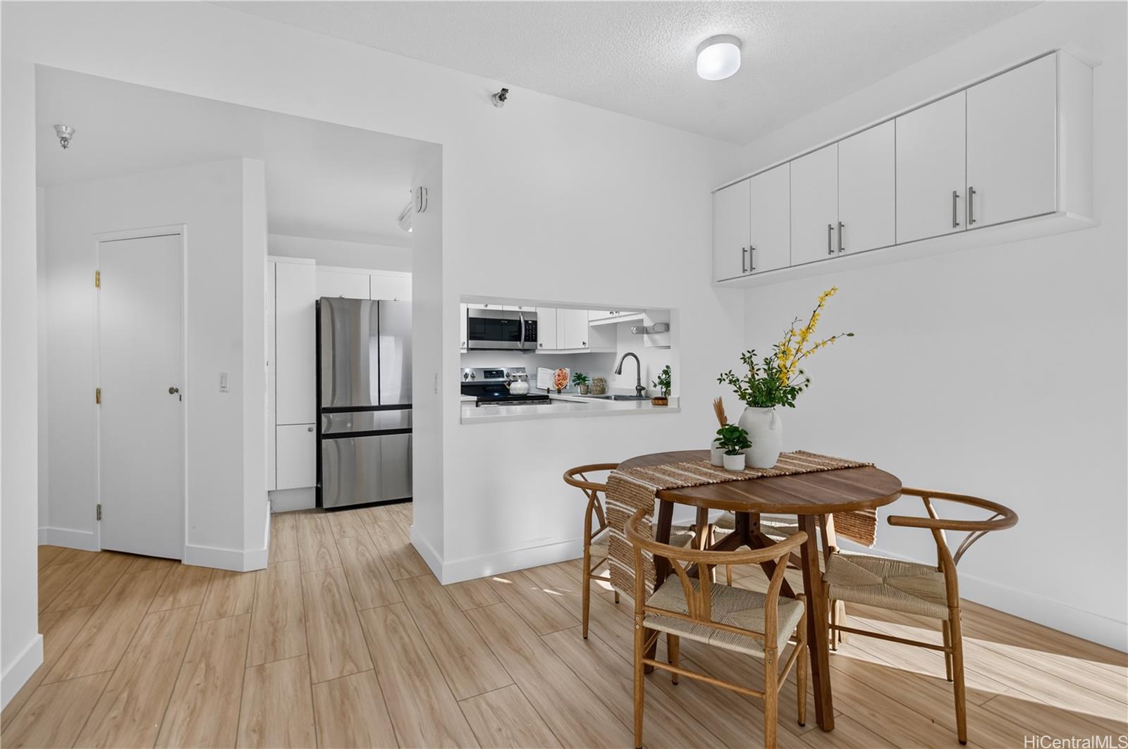 725 Kapiolani Boulevard  Unit 1004
