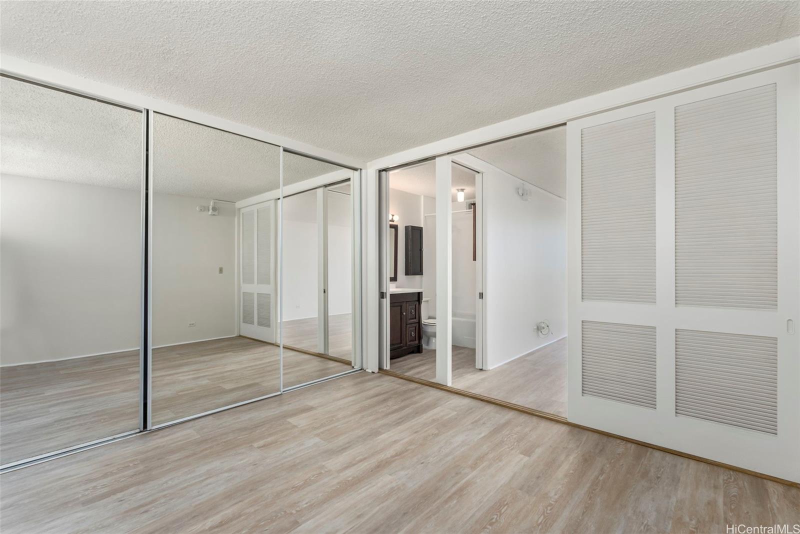 Photo 9 of 21