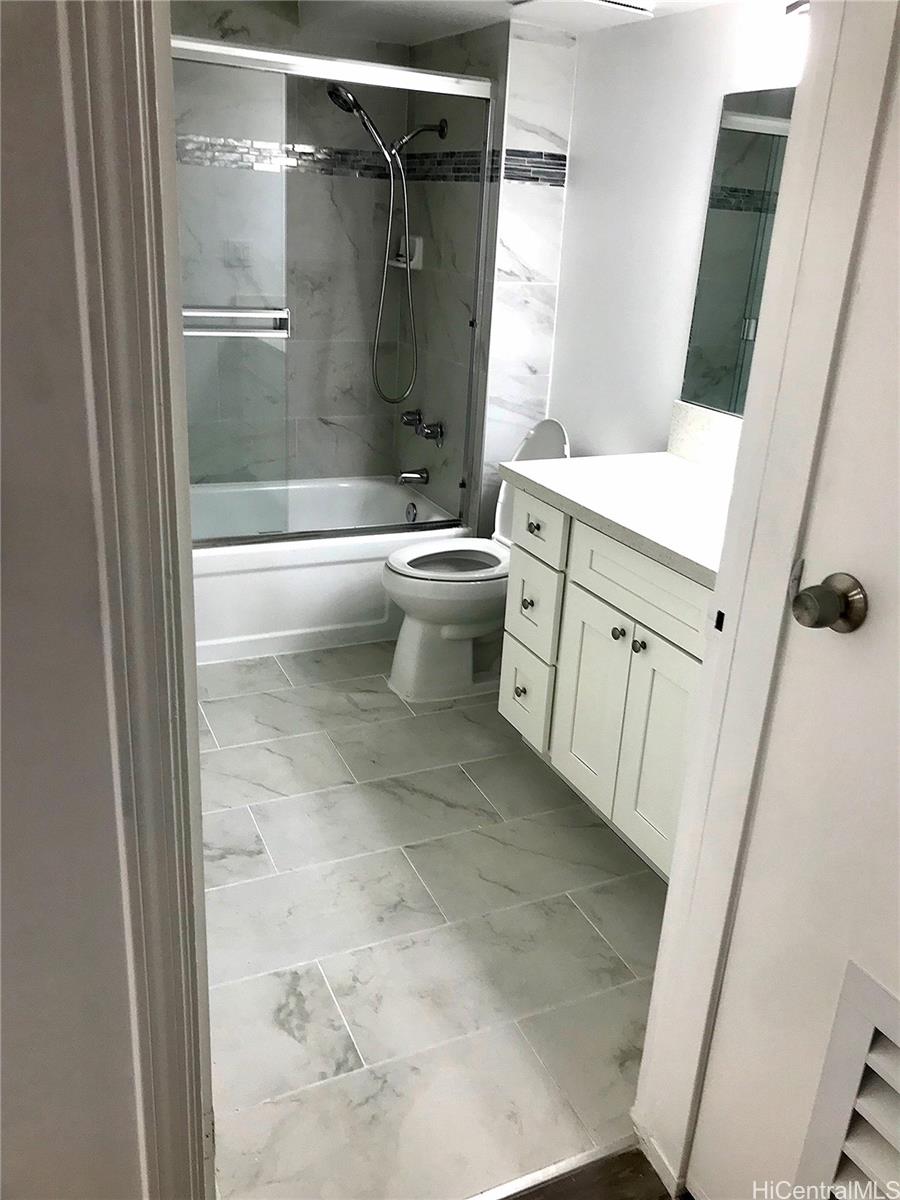 1750 kalakaua Avenue  Unit 202