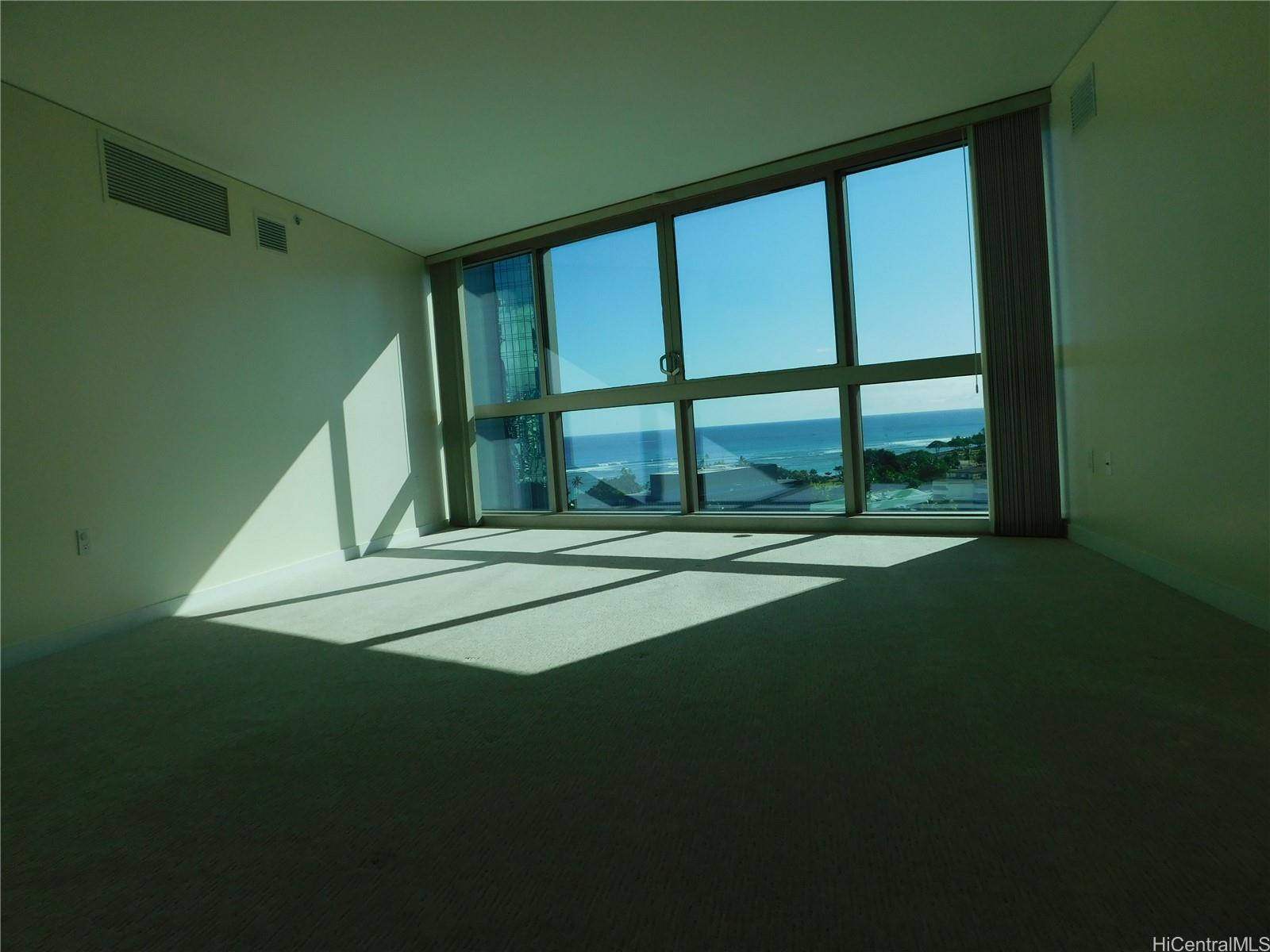 1177 Queen Street  Unit 1704