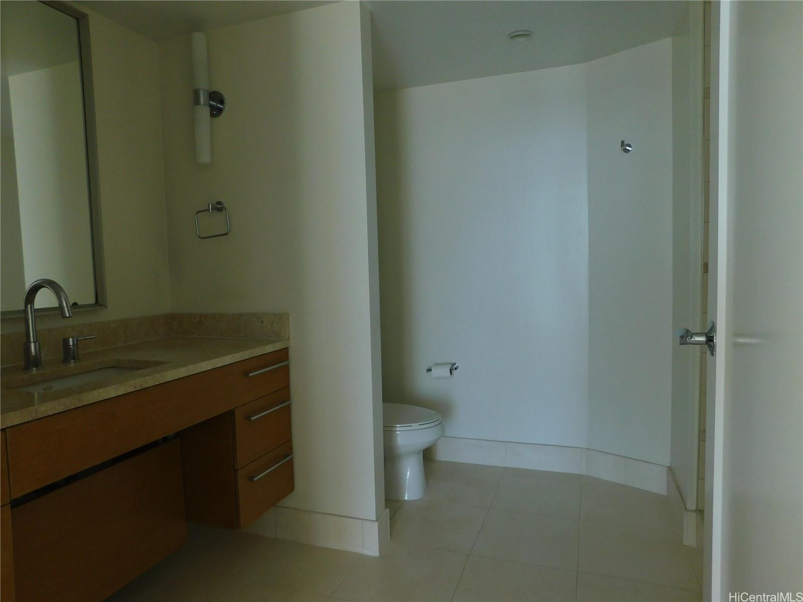 1177 Queen Street  Unit 1704