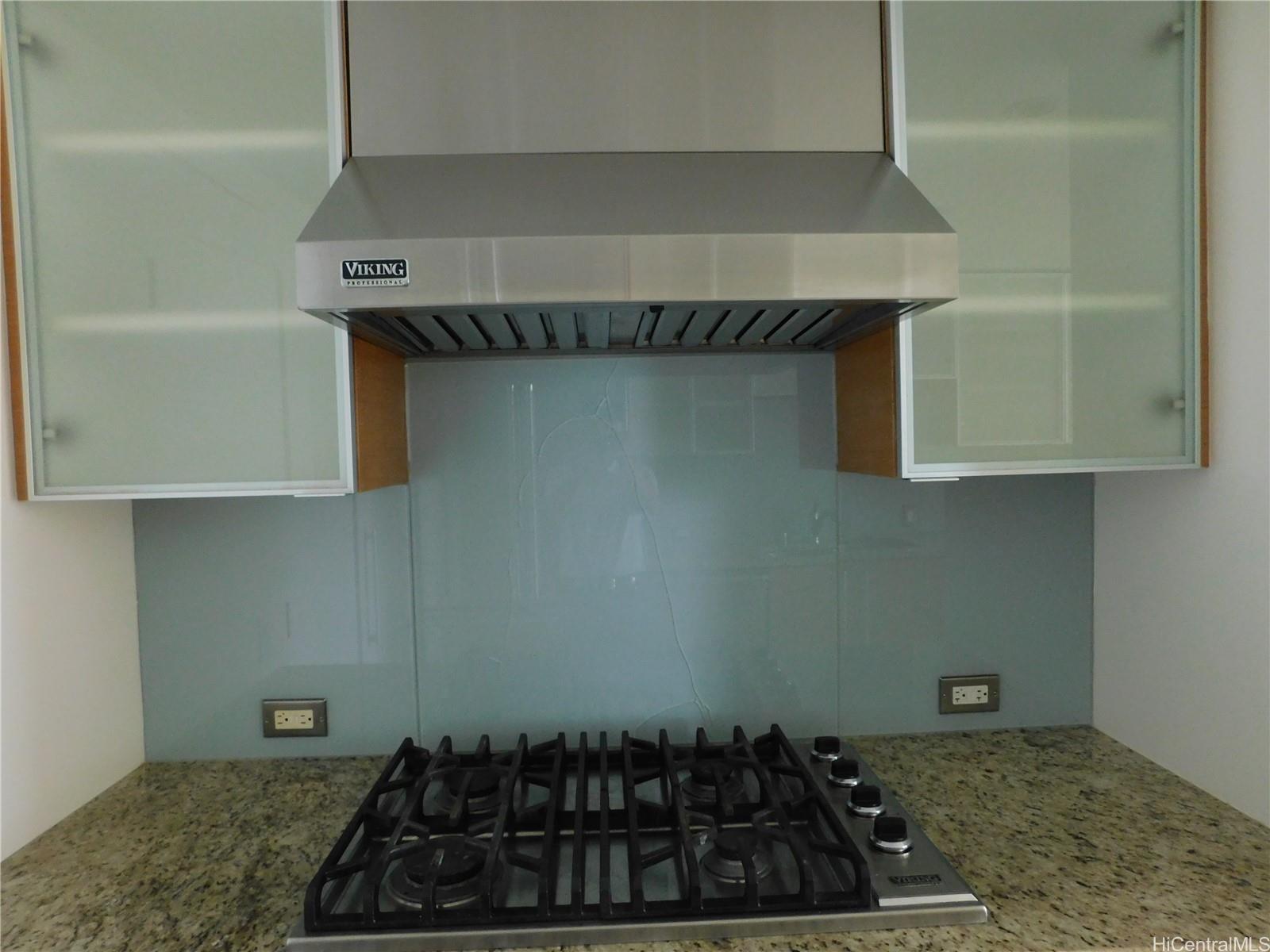 1177 Queen Street  Unit 1704