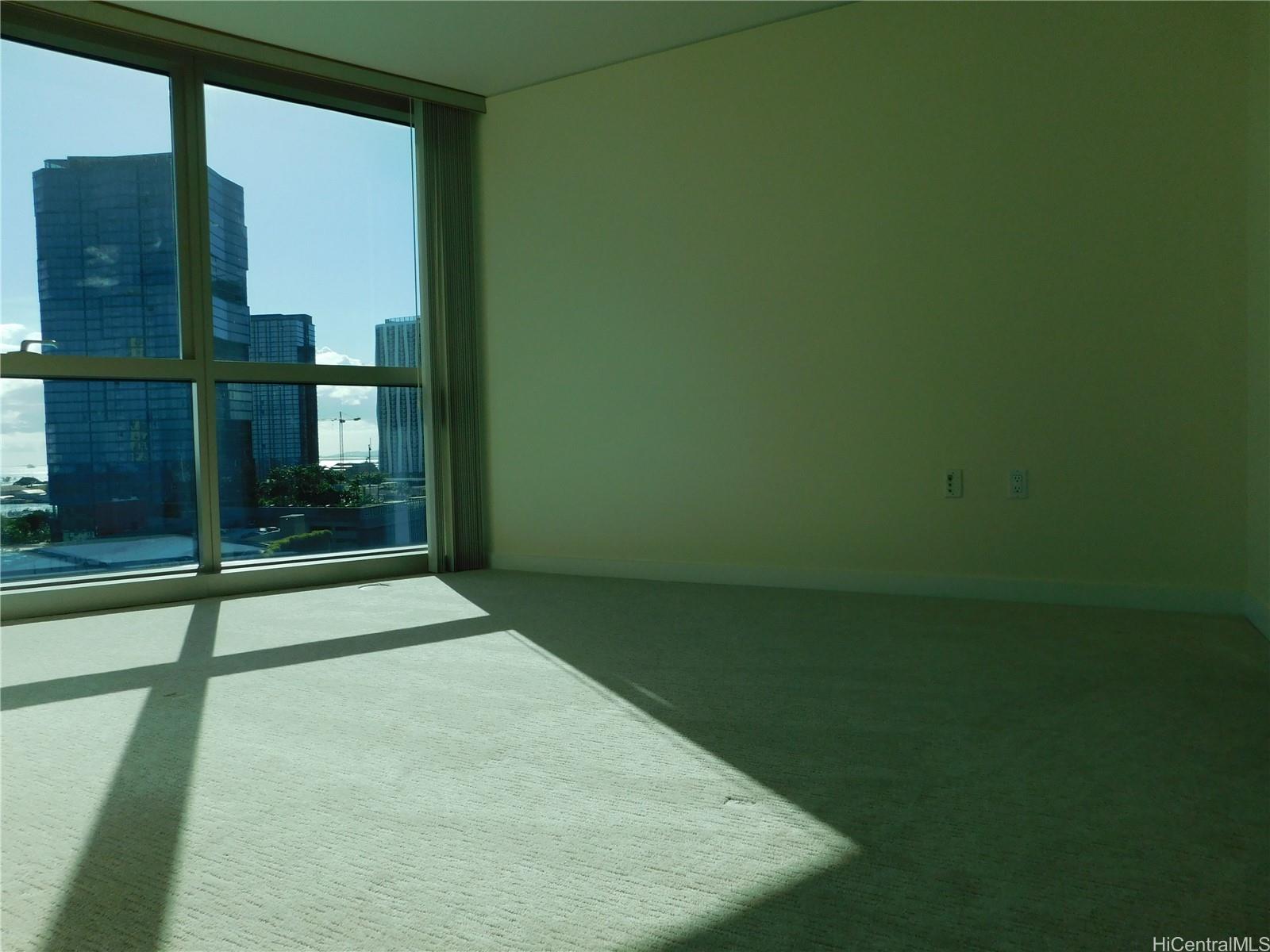 1177 Queen Street  Unit 1704