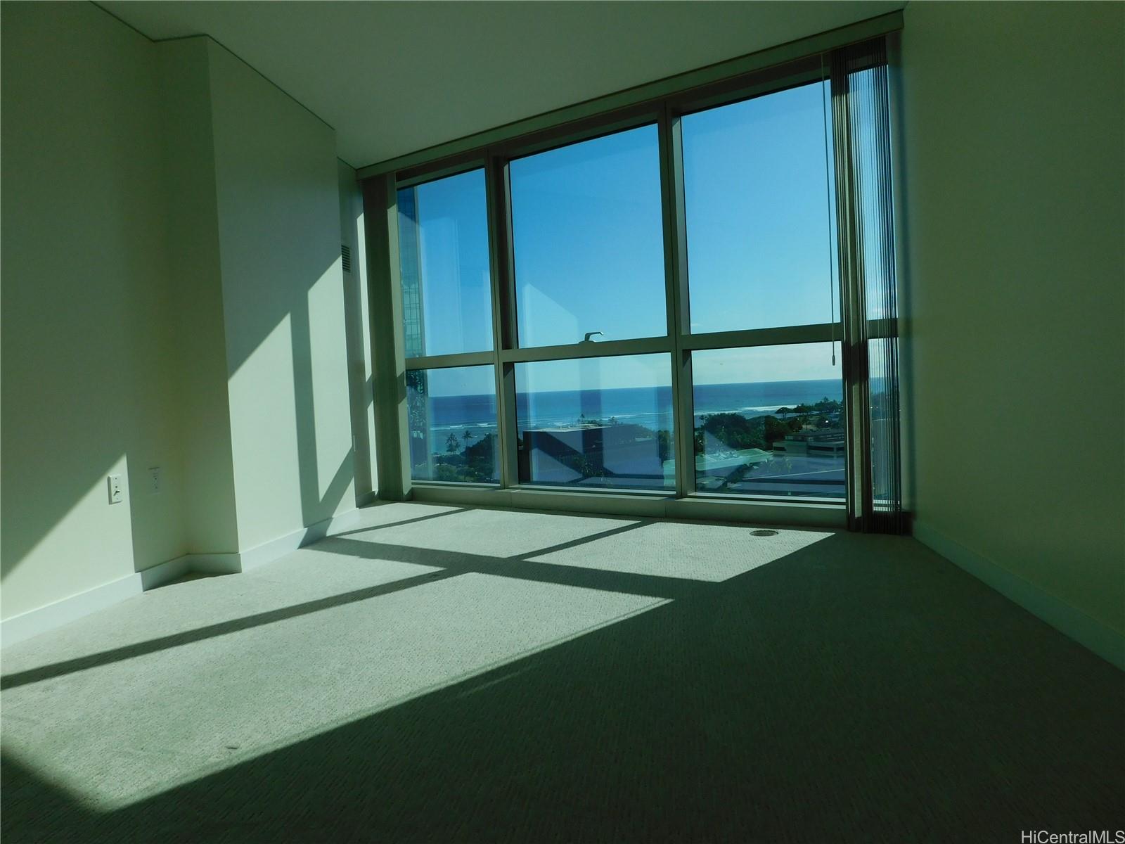 1177 Queen Street  Unit 1704