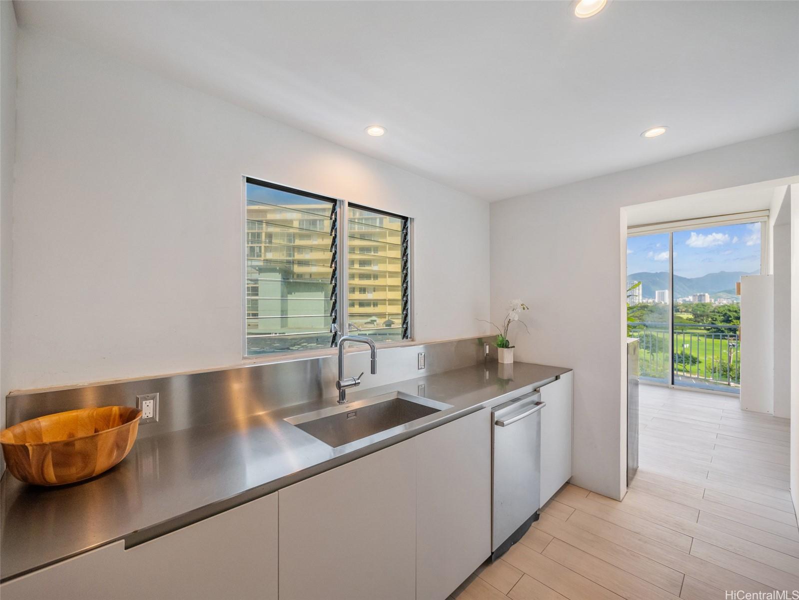 2969 Kalakaua Avenue  Unit 505