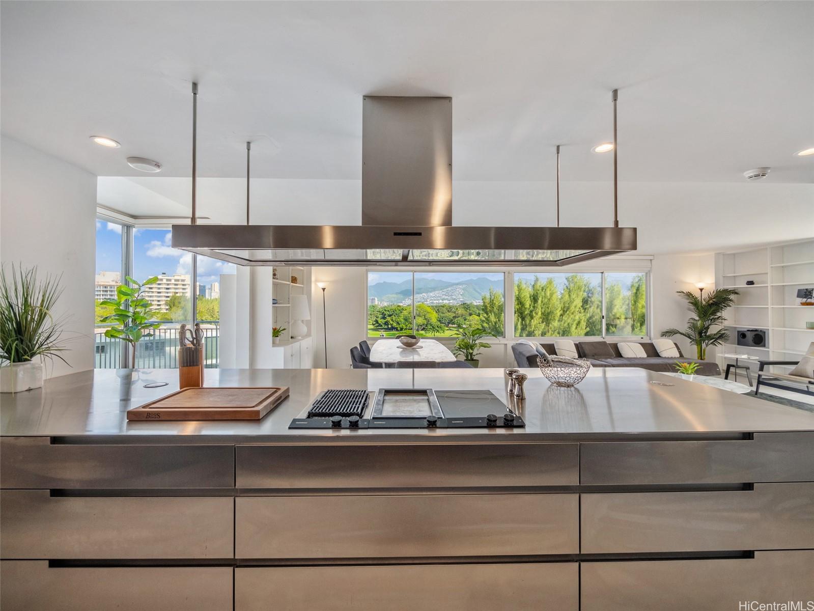 2969 Kalakaua Avenue  Unit 505