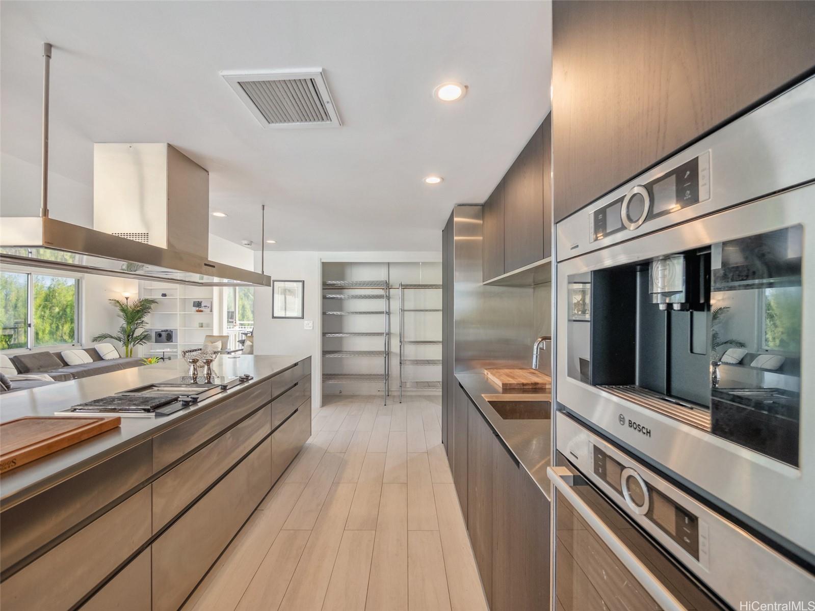 2969 Kalakaua Avenue  Unit 505