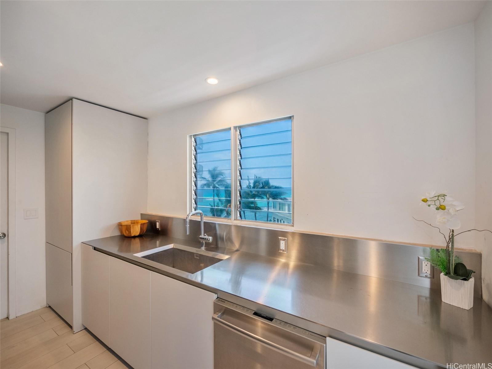 2969 Kalakaua Avenue  Unit 505