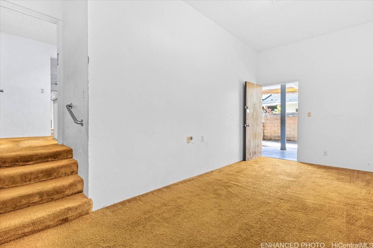 Photo 16 of 25