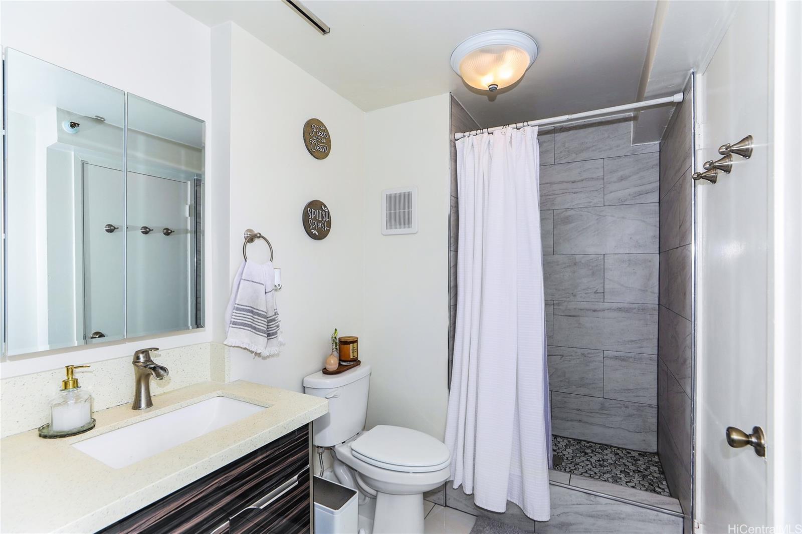 2724 Kahoaloha Lane  Unit 1606