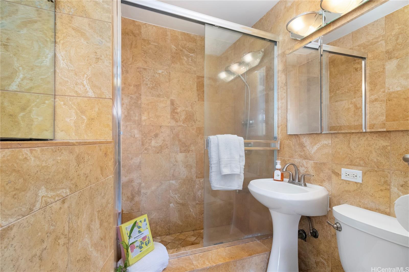 1511 Nuuanu Avenue  Unit 1223