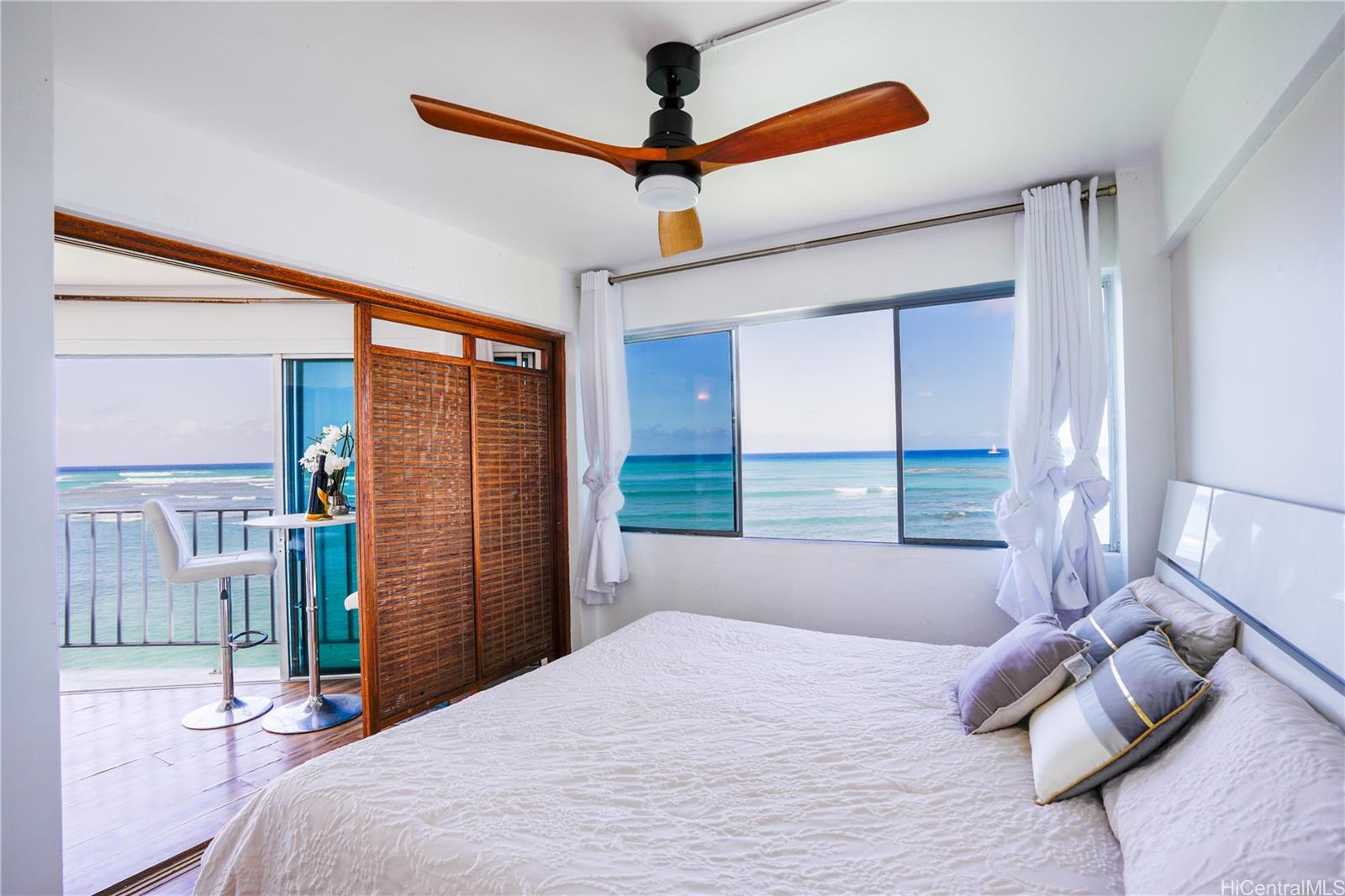 2957 Kalakaua Avenue  Unit 306