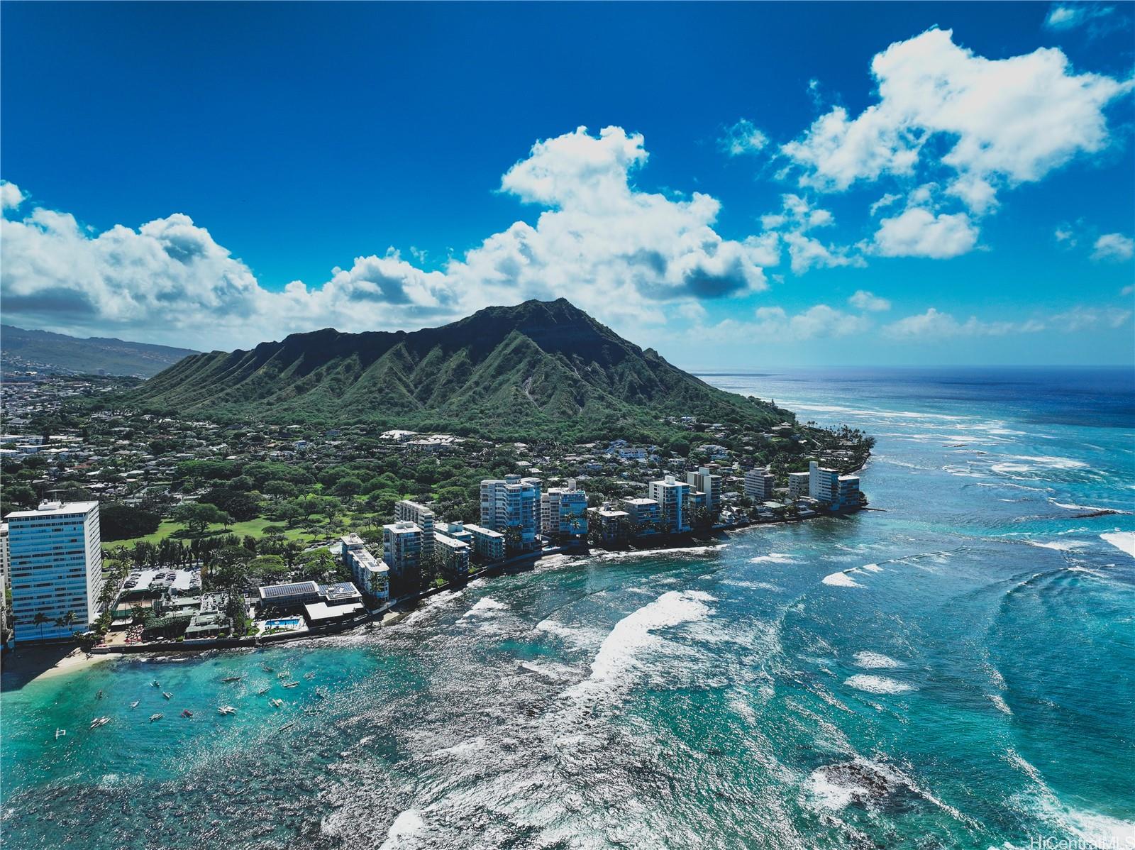 2957 Kalakaua Avenue  Unit 306