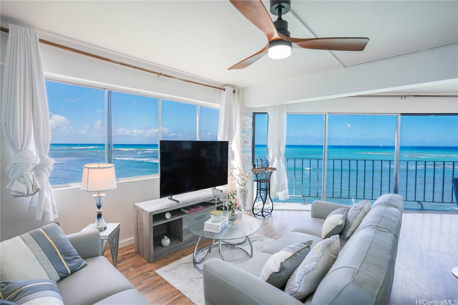 2957 Kalakaua Avenue  Unit 306