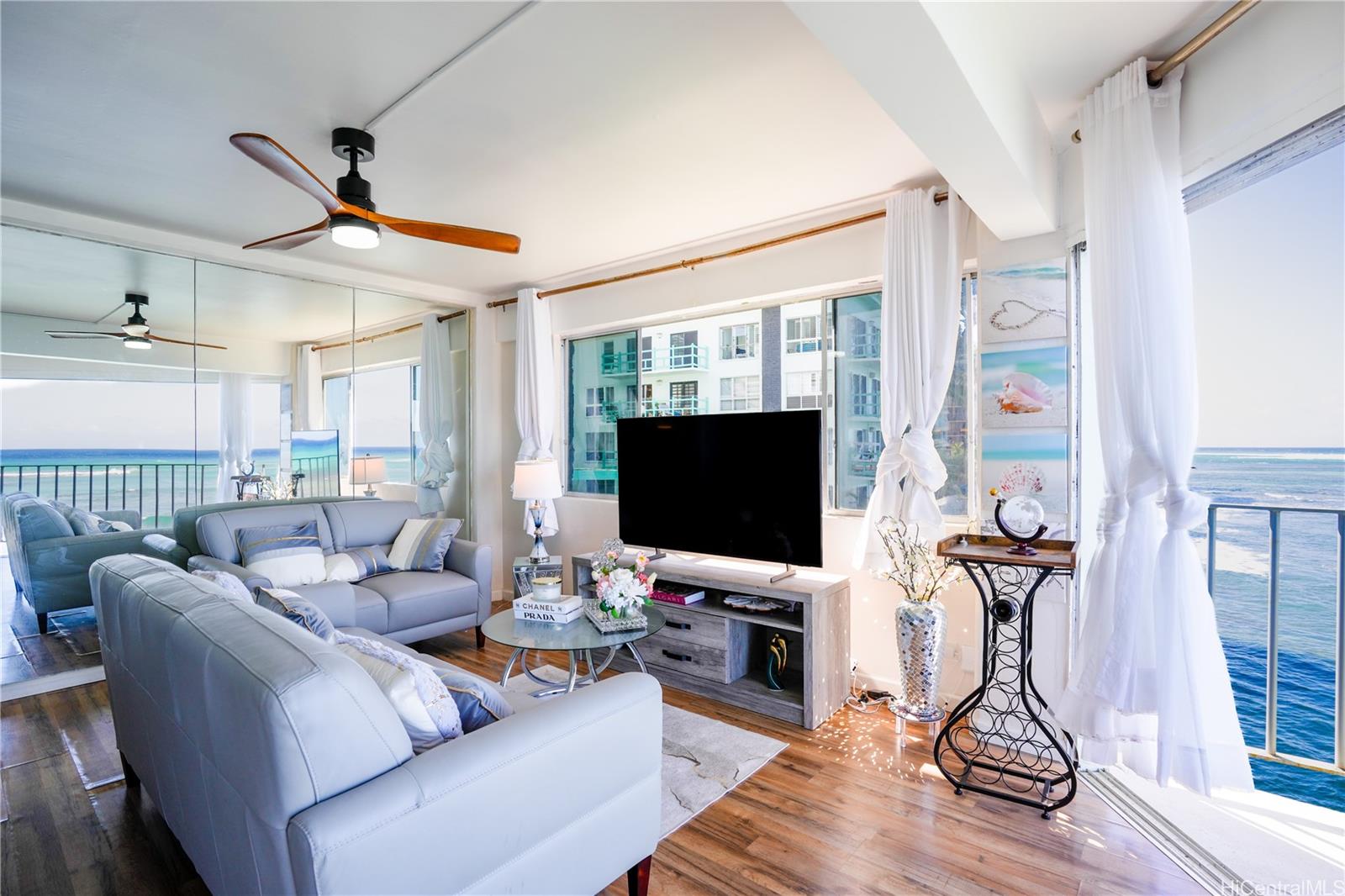 2957 Kalakaua Avenue  Unit 306