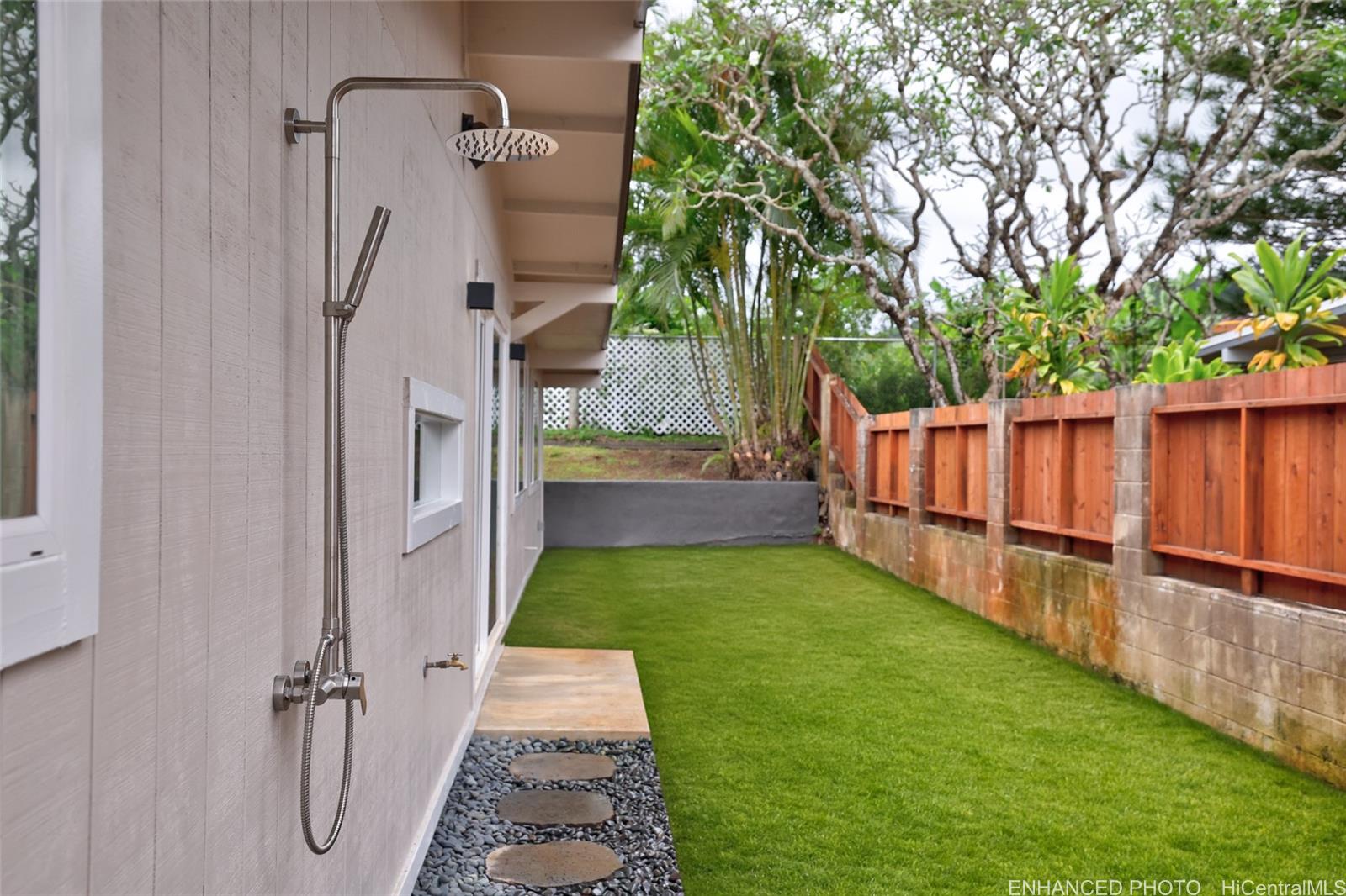 1519 Uluhaku Place