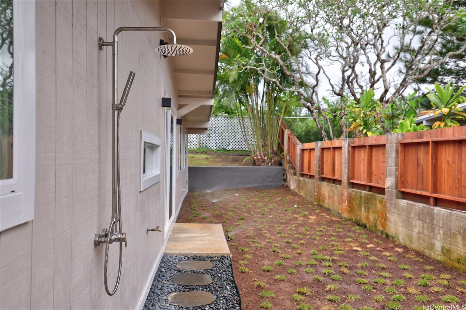 1519 Uluhaku Place