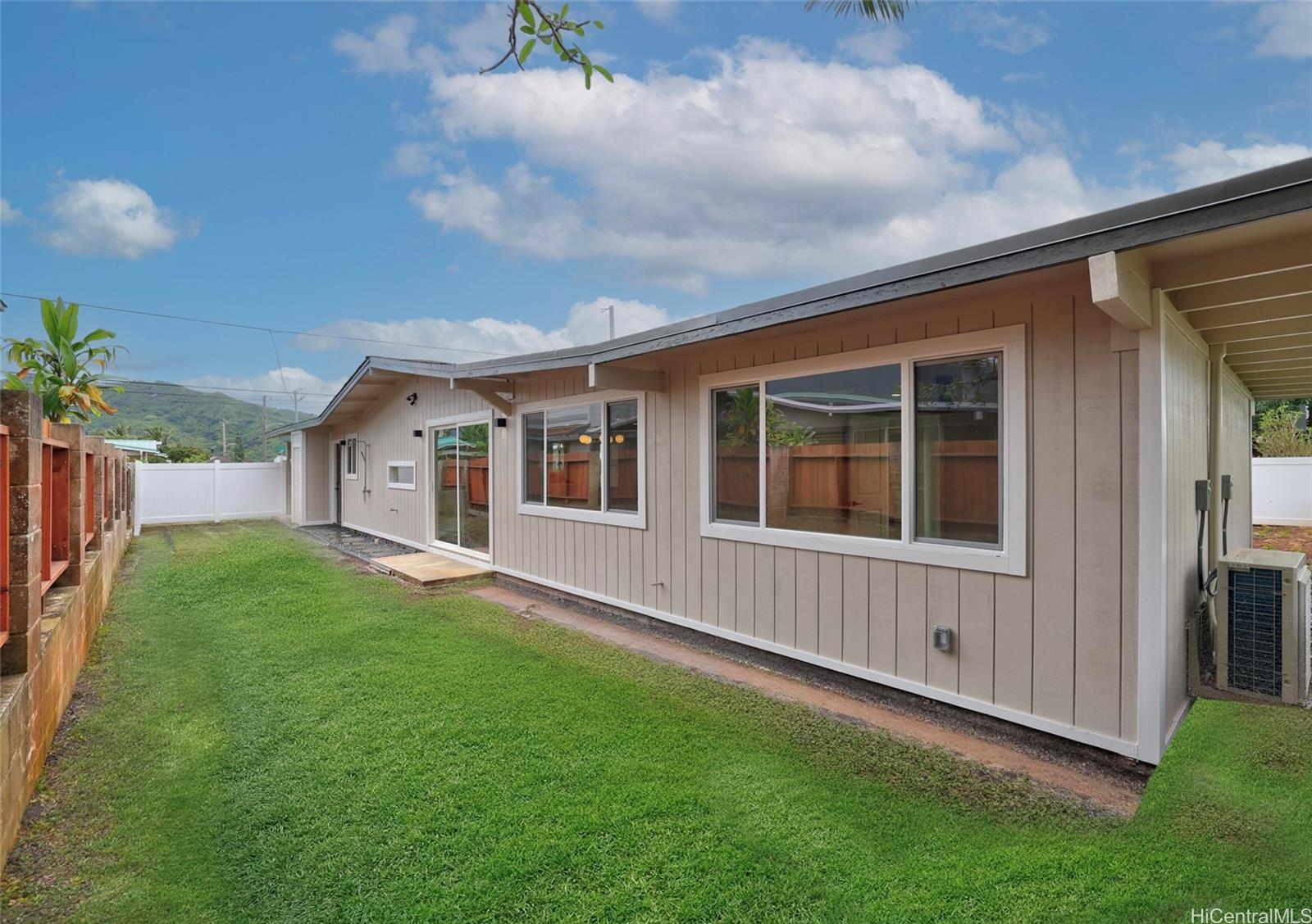1519 Uluhaku Place