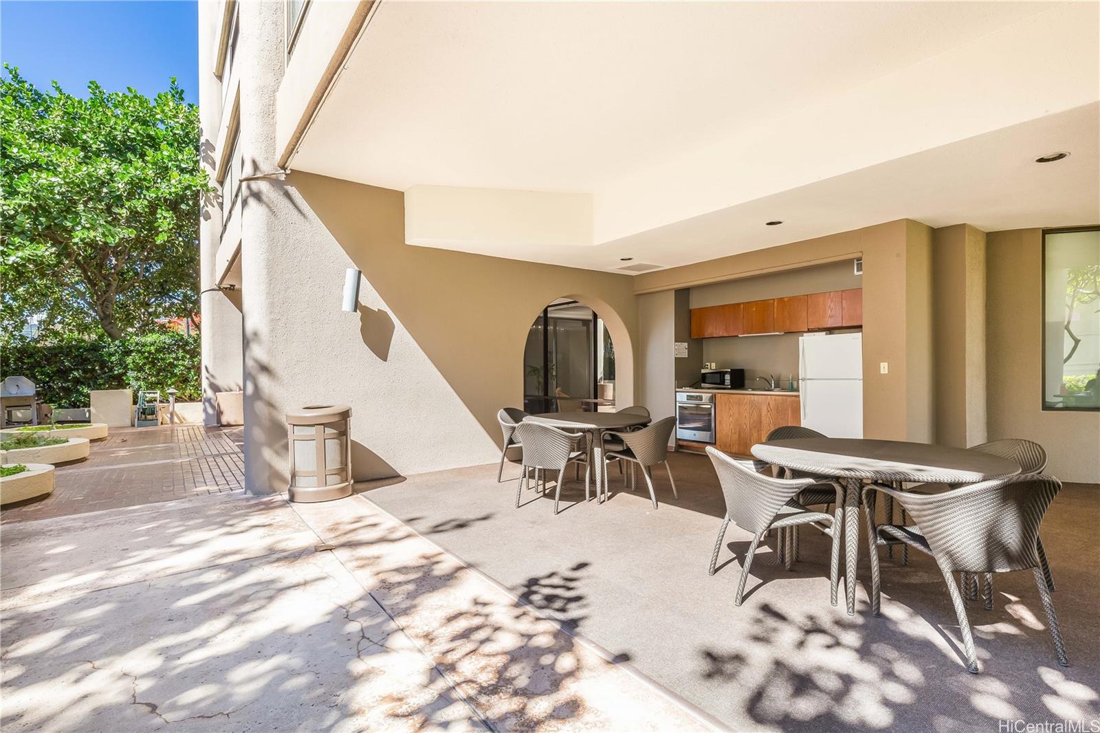 583 Kamoku Street  Unit PH7