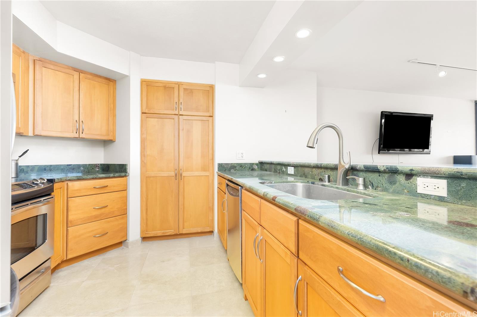 583 Kamoku Street  Unit PH7