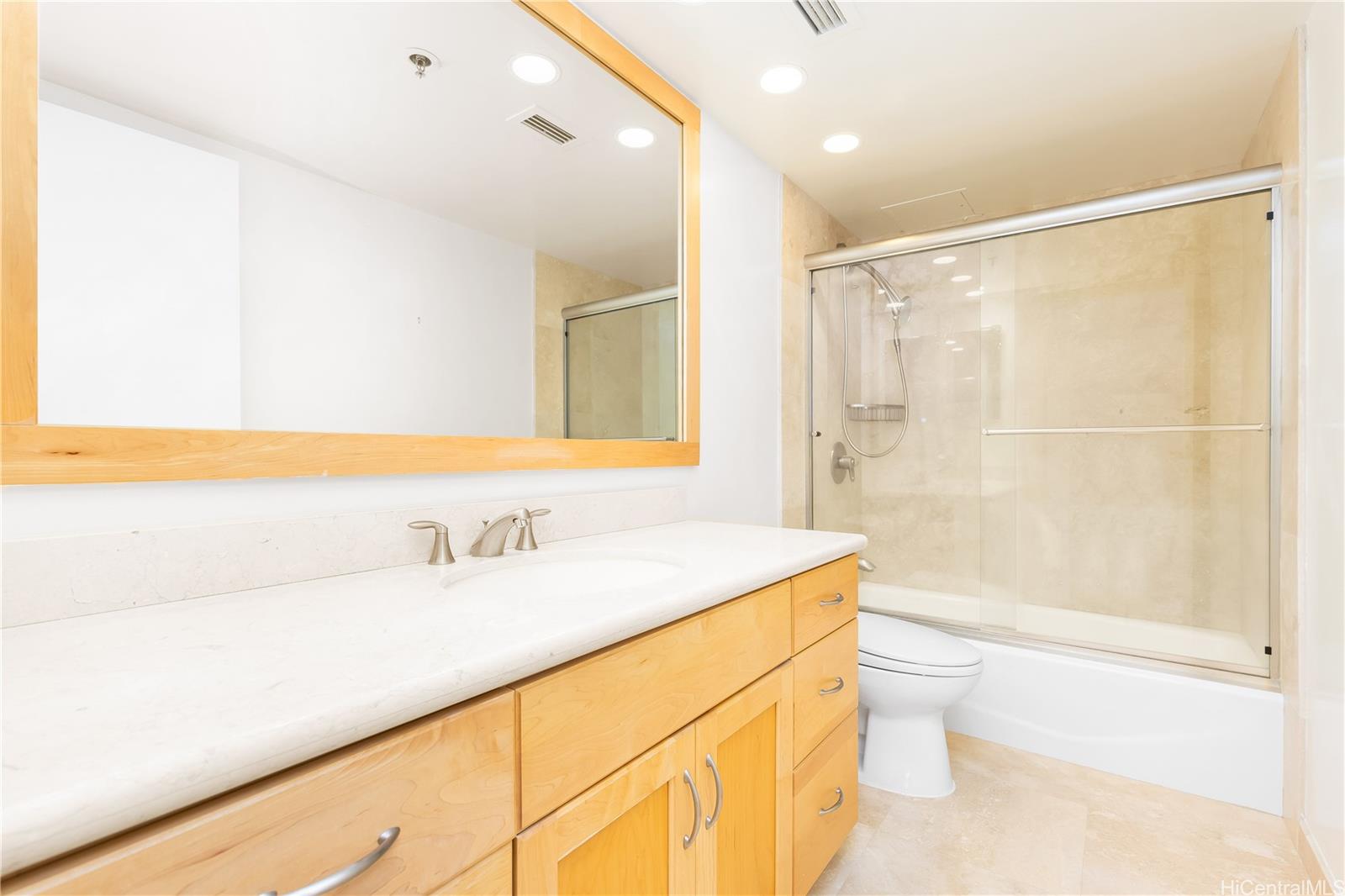 583 Kamoku Street  Unit PH7