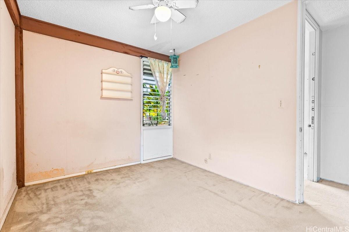 Photo 16 of 22