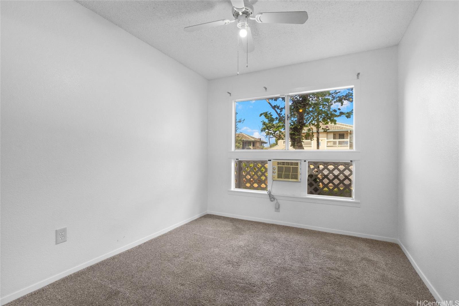 Photo 11 of 25