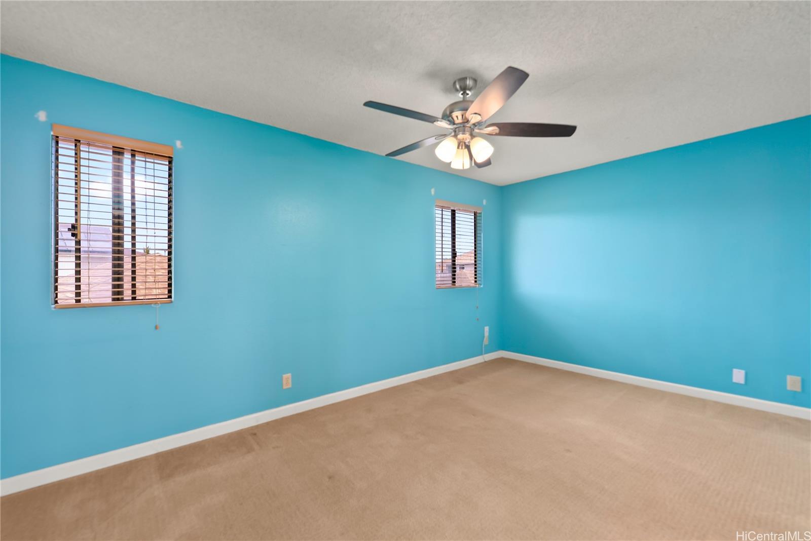 Photo 16 of 25