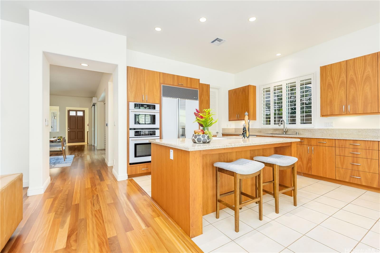 Photo 6 of 25
