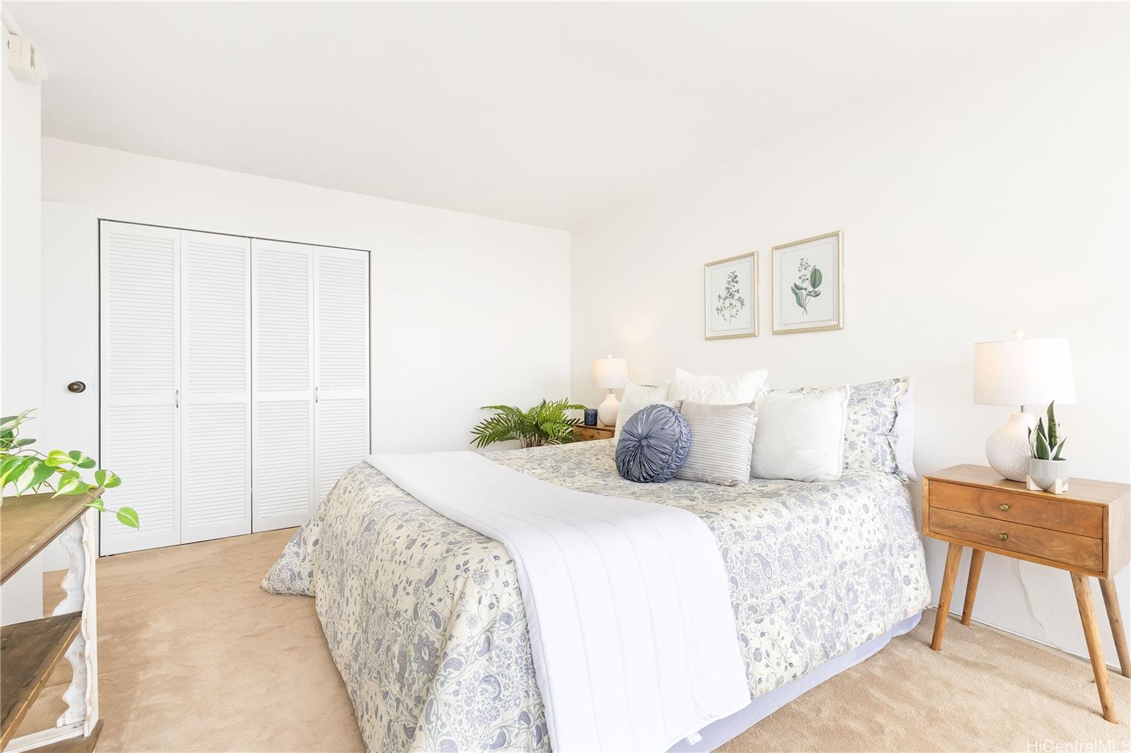 2754 Kuilei Street  Unit 1704