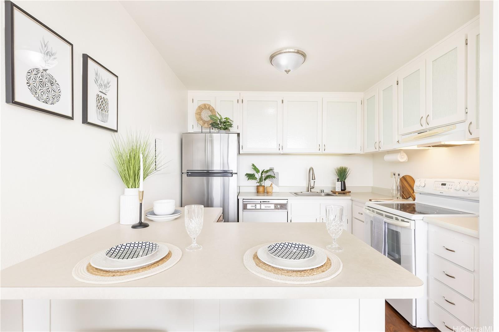 2754 Kuilei Street  Unit 1704