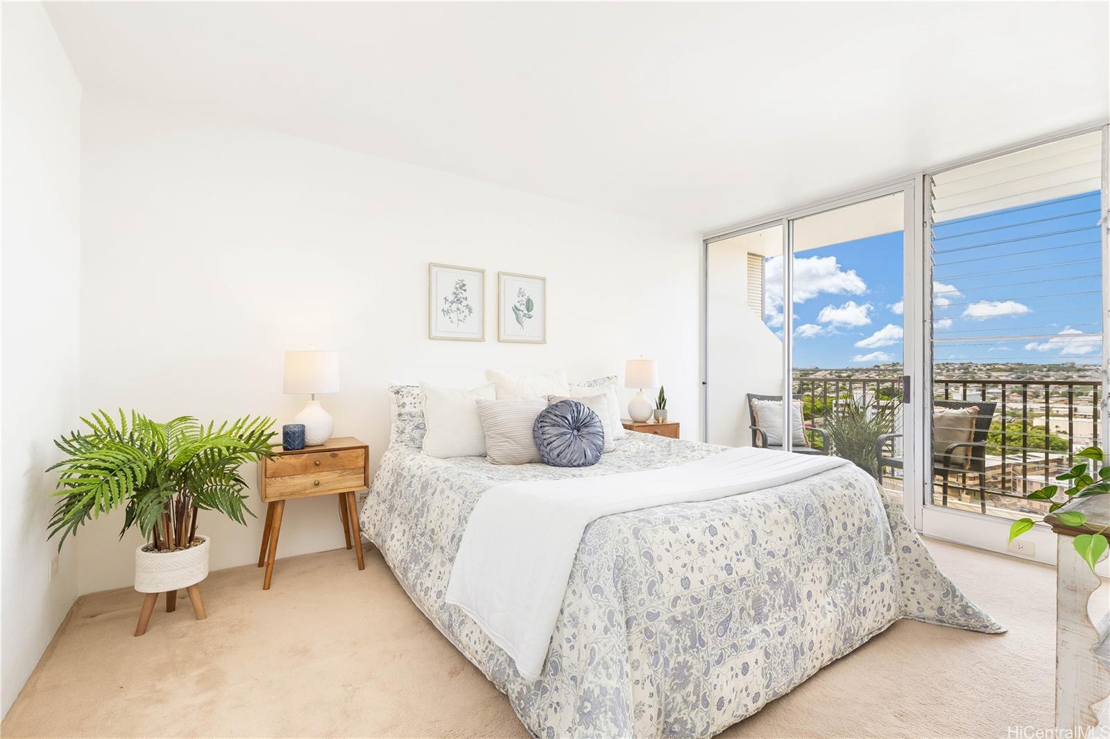 2754 Kuilei Street  Unit 1704