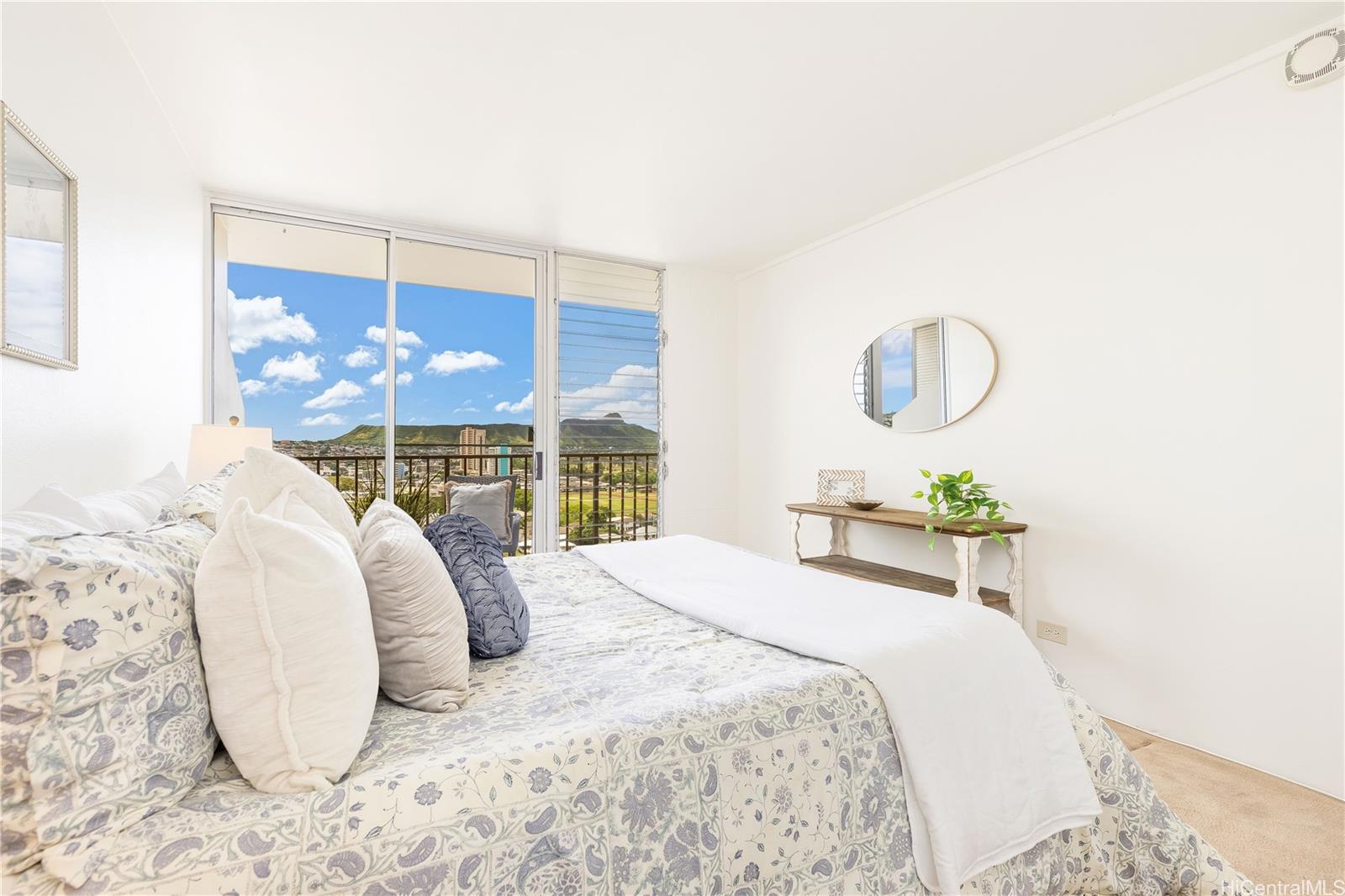 2754 Kuilei Street  Unit 1704