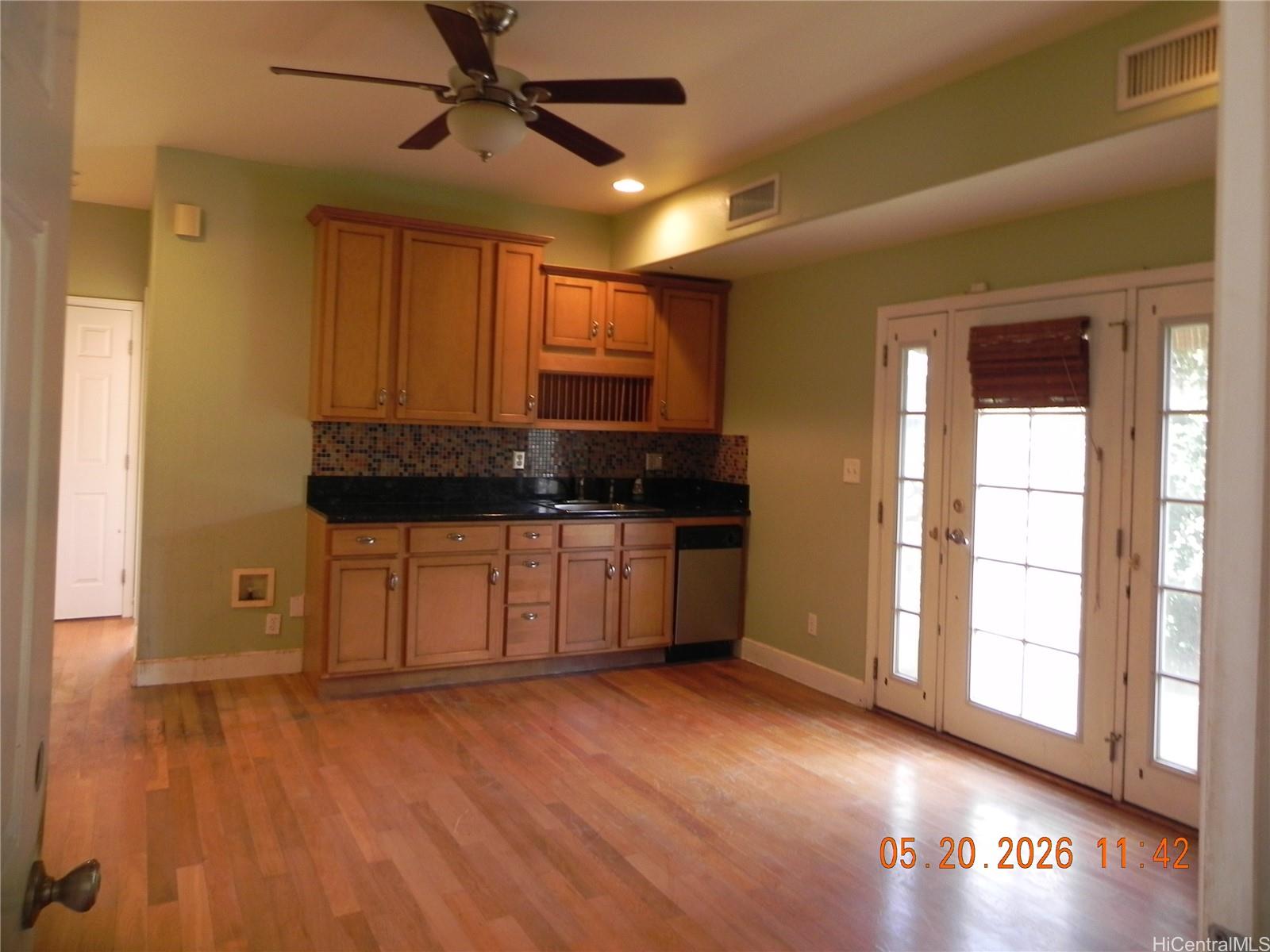 Photo 10 of 25