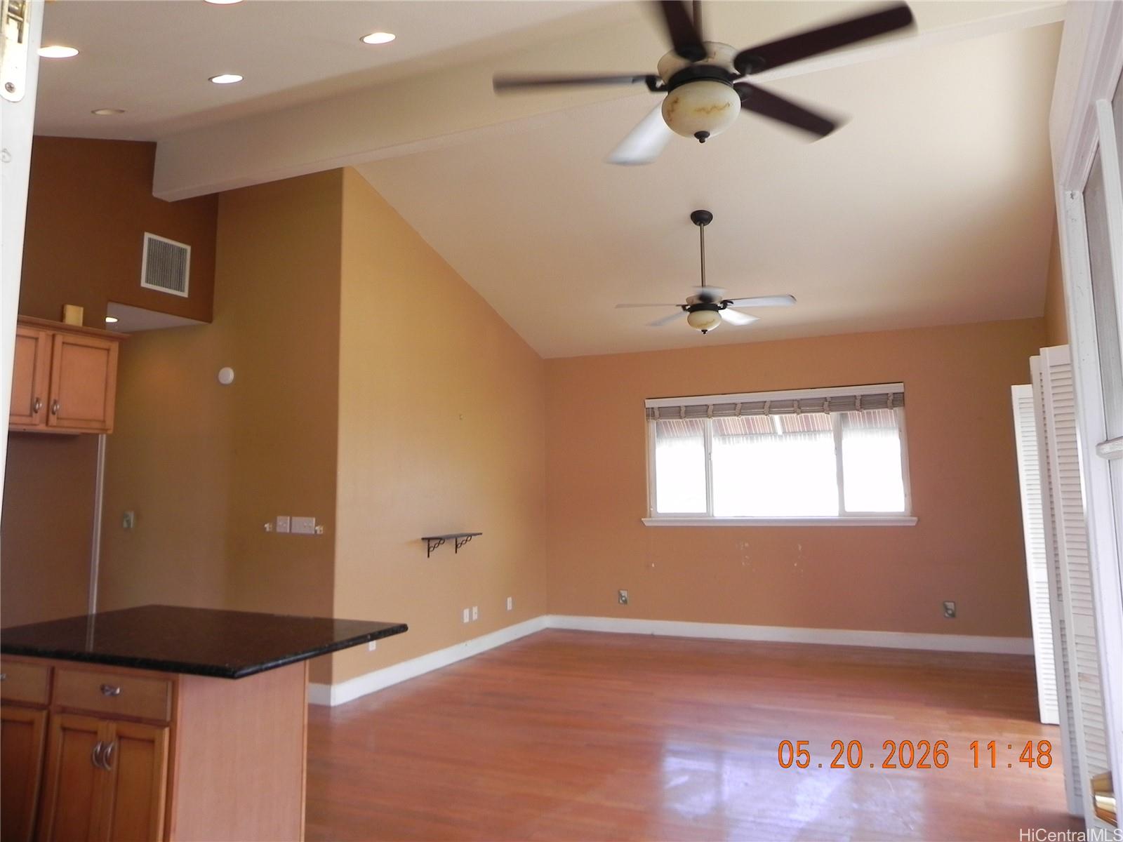 Photo 4 of 25