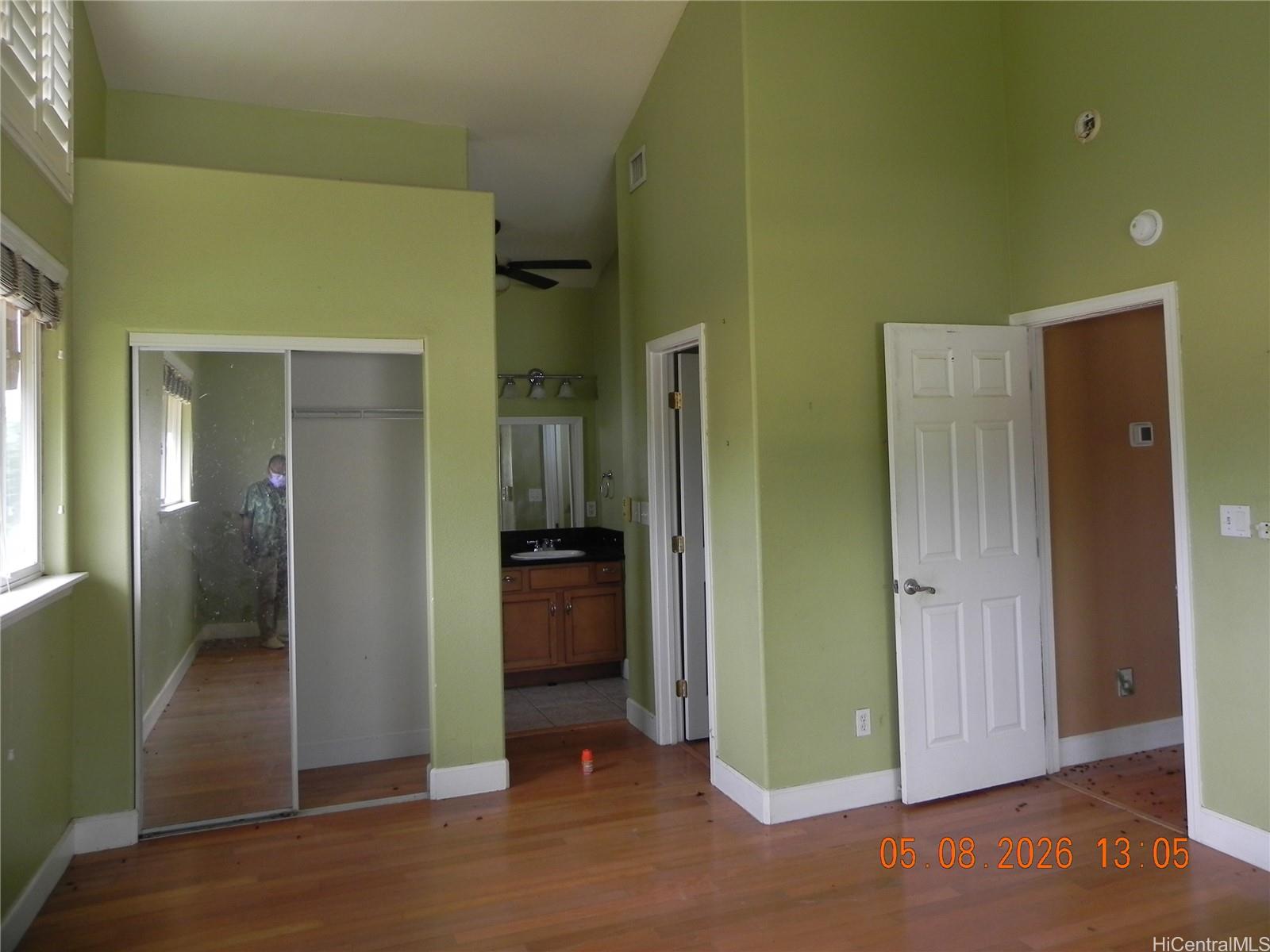 Photo 9 of 25